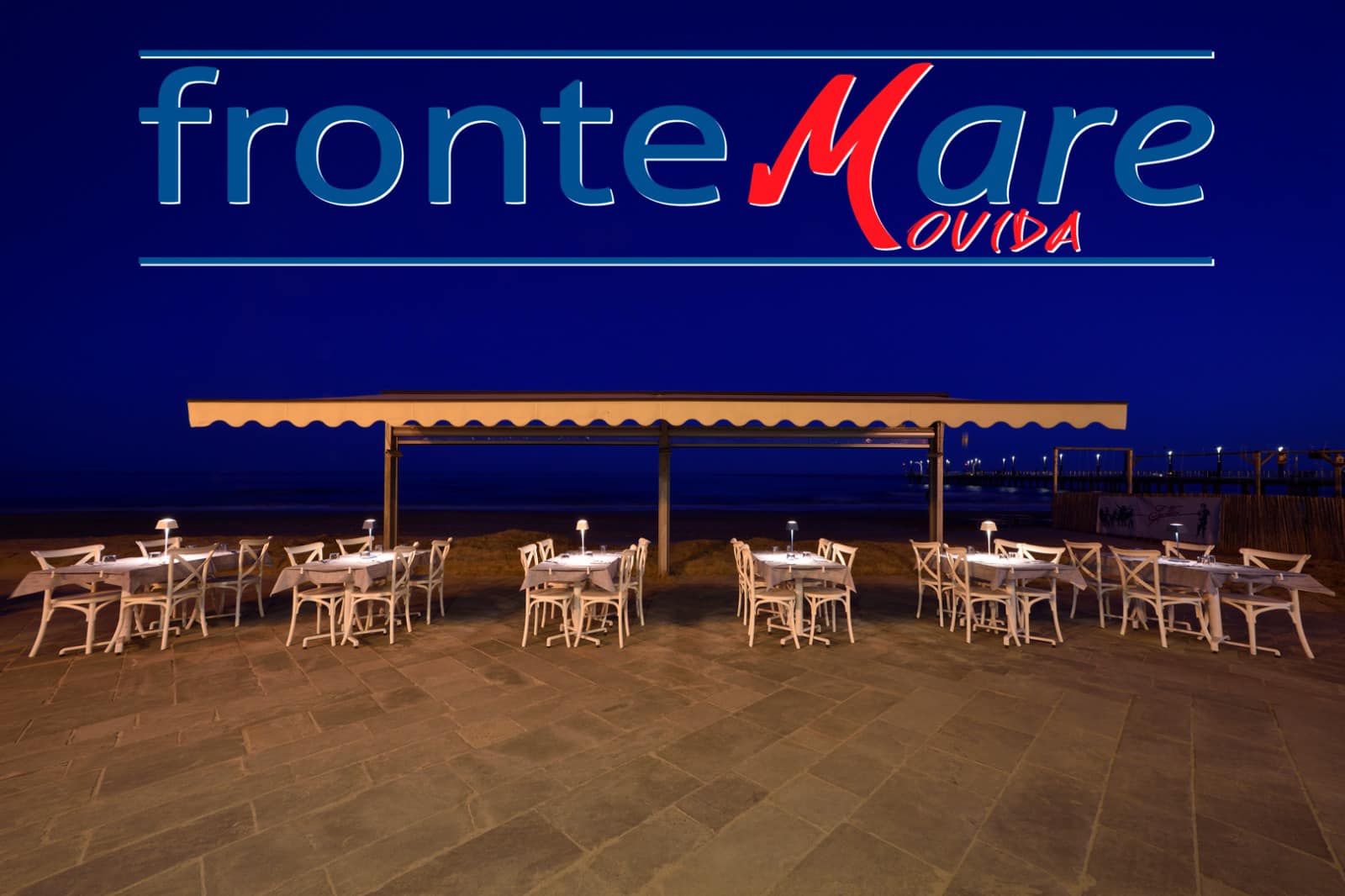 Esterno ristorante FronteMare Alassio illuminato di sera